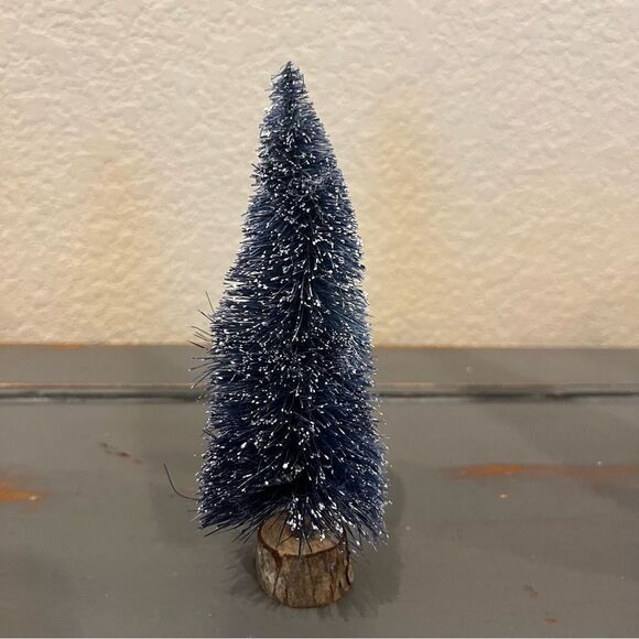 Vintage Pair of Flocked Bottlebrush Christmas Trees Blue & White - Picture 8 of 12